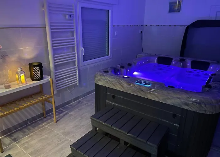 Jacuzzi & Sauna Privatifs - Vue *
